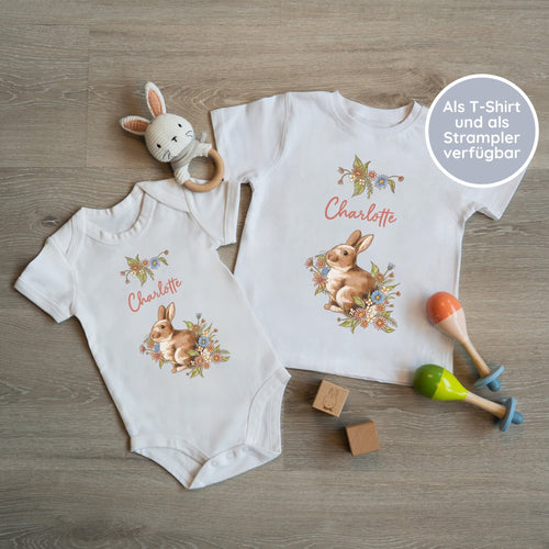 Klassischer Babystrampler und Klassisches T-Shirt kurzärmlig - Hase Blumen