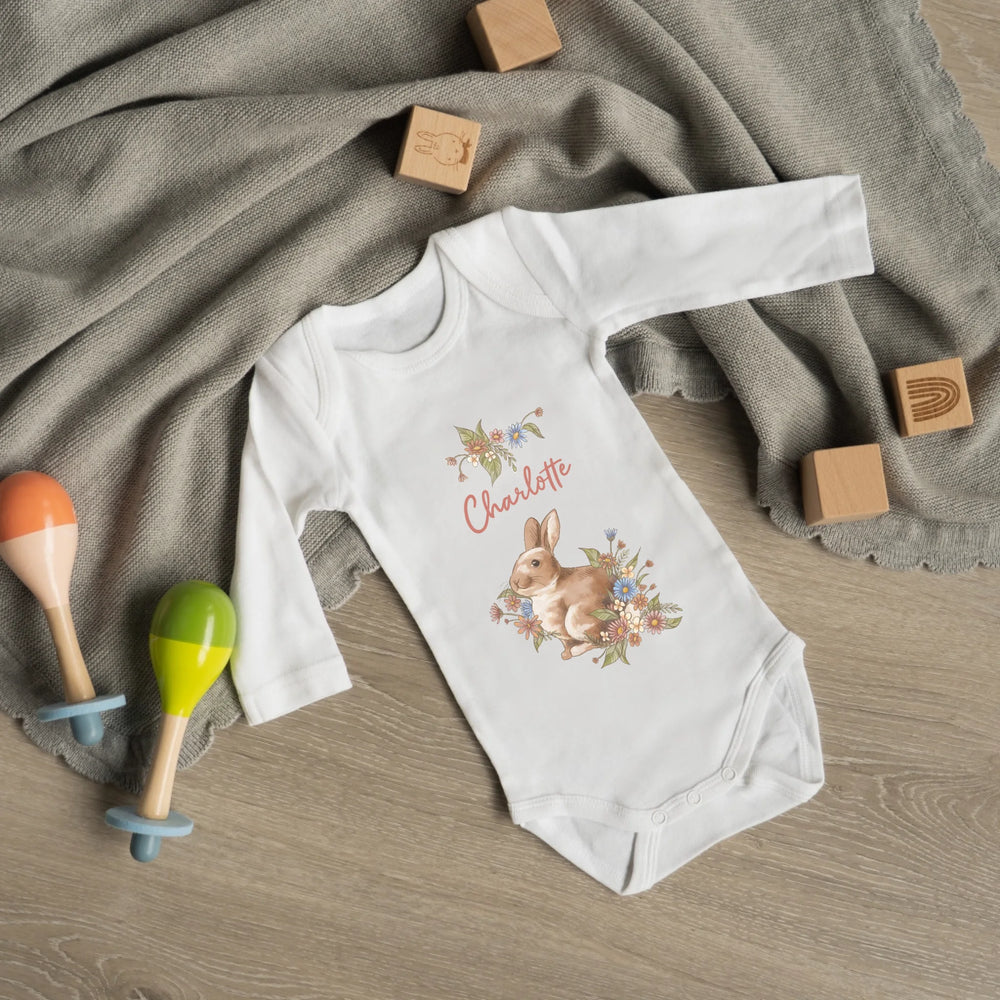 Klassischer Babystrampler Langärmlig - Hase Blumen - Muckelmeister