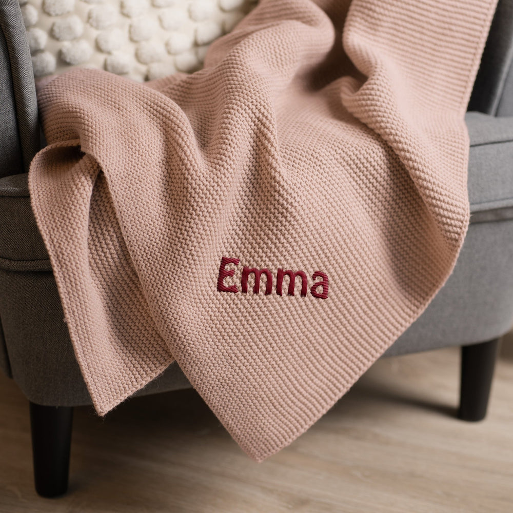 Babydecke personalisiert | Gestrickte Kuscheldecke mit Namen | Stick - Muckelmeister