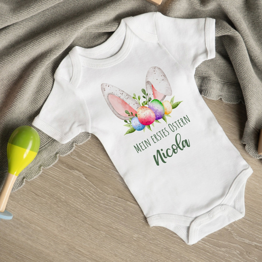 Klassischer Babystrampler kurzärmlig - Mein erstes Ostern - Hasenohren - Muckelmeister