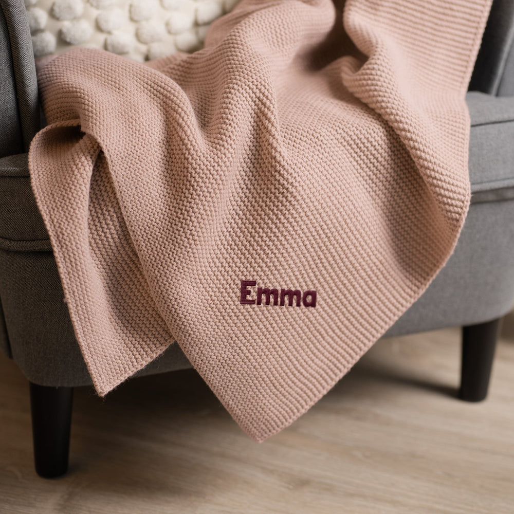 Babydecke personalisiert | Gestrickte Kuscheldecke mit Namen | Stick - Muckelmeister