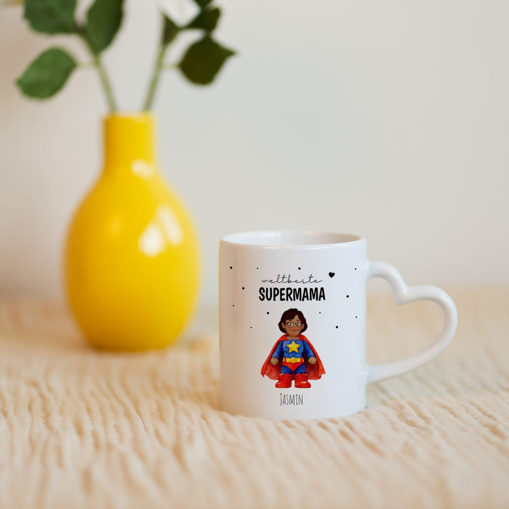 Personalisierte Tasse mit Herzhenkel- Supermama Superpapa - Muckelmeister
