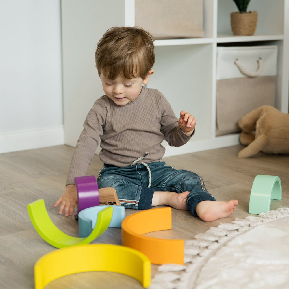 Montessori Spielzeug - Regenbogen Holzbausteine mit Kugel - Muckelmeister