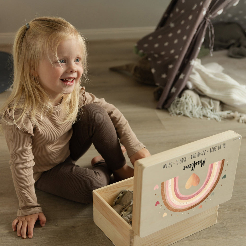 Erinnerungsbox Baby - Regenbogen rosa Herzen - Muckelmeister