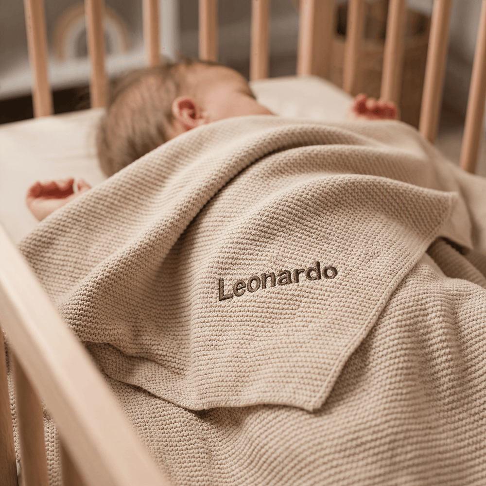 Babydecke personalisiert | Gestrickte Kuscheldecke mit Namen | Stick - Muckelmeister