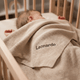 Babydecke personalisiert | Gestrickte Kuscheldecke mit Namen | Stick - Muckelmeister
