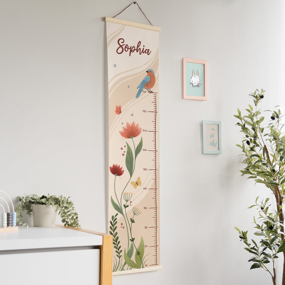Personalisierte Messlatte zum Hängen - Blumen und Vogel - Muckelmeister