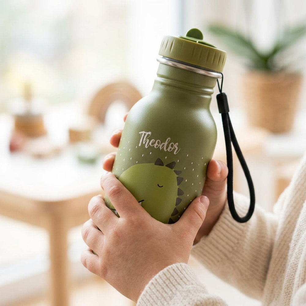 TRIXIE Trinkflasche personalisiert mit Gravur - Löwe, Dino und Schmetterling 350ml - Muckelmeister