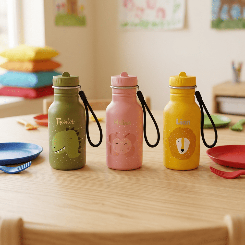 TRIXIE Trinkflasche personalisiert mit Gravur - Löwe, Dino und Schmetterling 350ml - Muckelmeister
