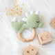 Greifling Baby mit Namen - Dino - Muckelmeister