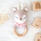 Greifling Baby mit Namen - Reh rosa - Muckelmeister