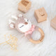 Greifling Baby mit Namen - Reh rosa - Muckelmeister
