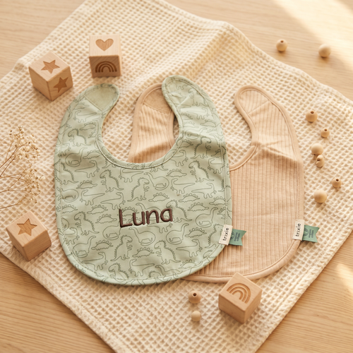 TRIXIE Personalisiertes Lätzchen mit Namen - 2er Pack Dino | Stick