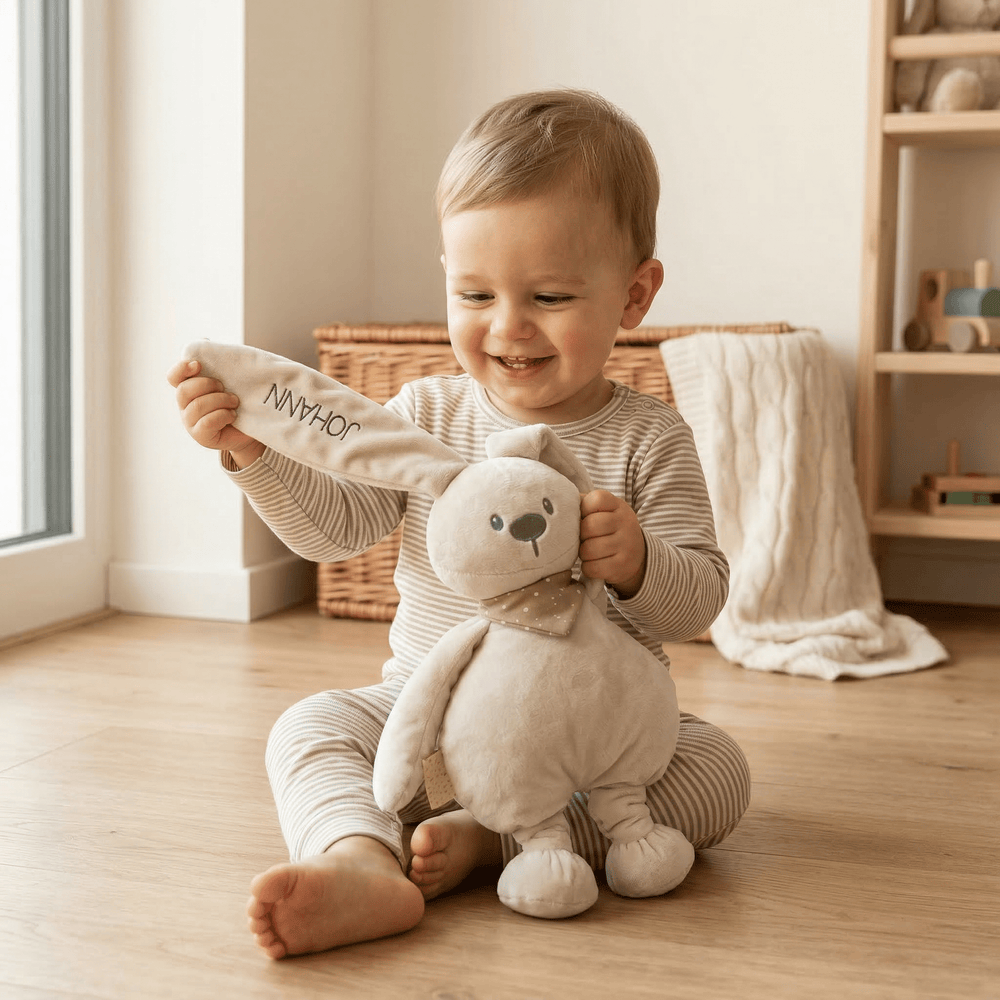 Personalisiertes Kuscheltier Lapidou - Kaninchen mit Schal | Stick - Muckelmeister